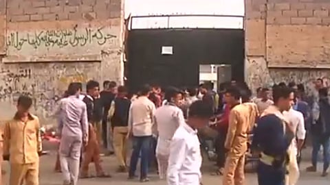 بالفيديو.. 160 ألف معلم يمني بدون مرتبات منذ 5 سنوات بسبب الحوثيين