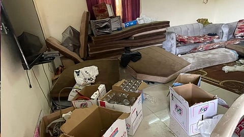 بالصور.. مداهمة مصنع خمور بمكة تديره عمالة مخالفة.. وإتلاف 3470 لترًا