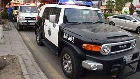 إيقاف مواطنين اعتديا على عامل في مدينة سكاكا