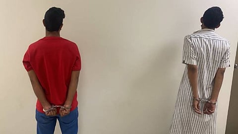 ضبط مواطنين اعتديا على عامل في محل تجاري بسكاكا