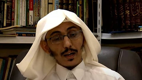 يعيش مع 4 آلاف كتاب.. سعودي يحصل على براءة اختراع عن ابتكار له