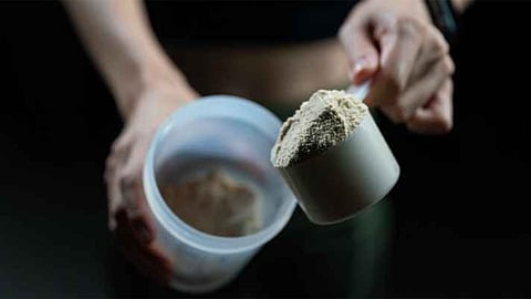 بعد انتشار «تحدي البروتين» على تيك توك.. تحذير مهم من خبراء الصحة