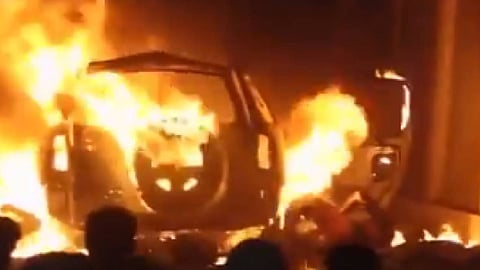 اليمن: مقتل 3 أشخاص بانفجار سيارة مفخخة في ساحة مستشفى سيئون بحضرموت