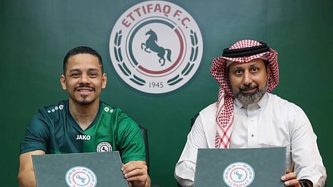 رافينها يدعم «صالات الاتفاق».. وتأمين بقاء سوزا حتى صيف 2022