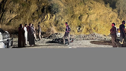 وفاة شخص وإصابة آخر في حادث انقلاب بمحافظة المندق
