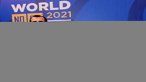 محمد آل مخلص.. ذهب لعلاج ابنه في أمريكا فعاد بطلًا للعالم