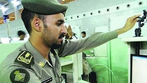 هل يمكن السفر إلى دول الخليج ببطاقة الهوية الوطنية؟.. الجوازات تجيب