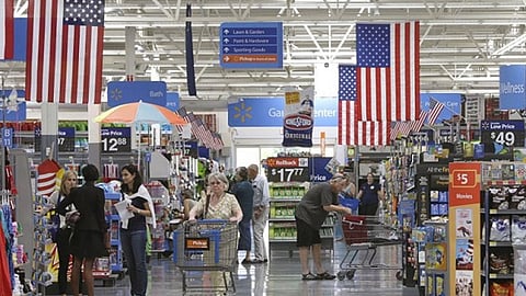 مبيعات التجزئة الأمريكية تخالف التوقعات وتحقق قفزة في سبتمبر
