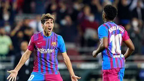 الدوري الإسباني.. برشلونة يستعد للكلاسيكو بثلاثية مثيرة في شباك بلنسية