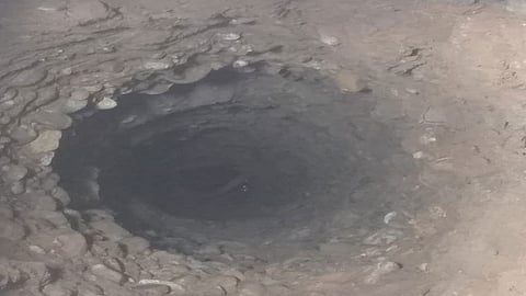 مقطع يوثق مهمة مخيفة لإنقاذ طفل سقط في بئر عميق بالعراق