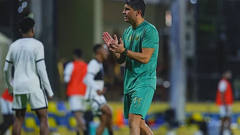 الهلال يخشى التفوق التاريخي لمدرب النصر قبل ديربي «الآسيوية»