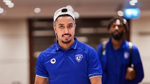 رئيس الهلال السابق يكشف حقيقة تهرب سالم الدوسري من مباريات «الأخضر»