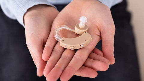 كيفية التنظيف السليم لسماعة الأذن