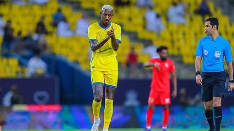تاليسكا يعتذر لجماهير النصر بعد الخسارة من الهلال ويقدم لهم هدية ثمينة