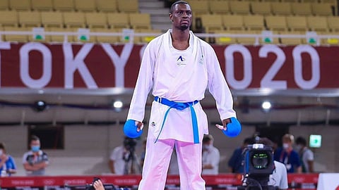 بالفيديو.. الأولمبي طارق حمادي يهزم بطل مصارعة حرة بضربة واحدة