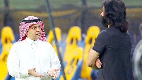 بالفيديو.. «ما حدث بلطجة».. جمهور الهلال يستشهد برئيس النصر لمعاقبة حسين عبدالغني