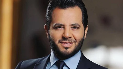 الإعلامي نيشان يكشف هوية فنان شهير دفع له نفقات دراسته