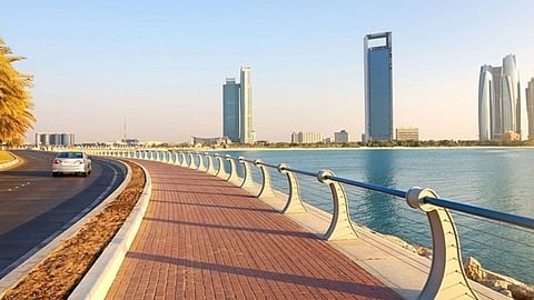 طقس الخليج اليوم.. صافٍ في الإمارات وحار في الكويت وأتربة في السعودية