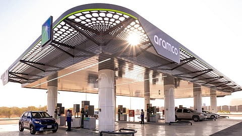 أرامكو تطلق أول محطتي وقود لها في الرياض وسيهات