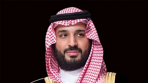 ولي العهد يتسلم رسالة من ملك المغرب.. ويستعرض مع أخنوش مبادرات المملكة للحفاظ على البيئة