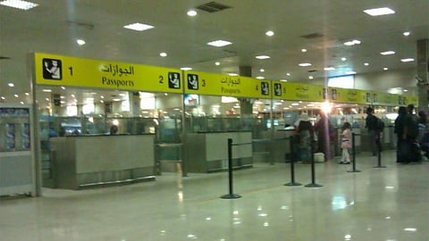 تعليق الرحلات القادمة والمغادرة من مطار الخرطوم.. ومسؤول يكشف مصير الطيران العابر