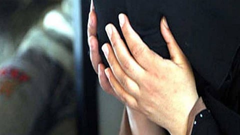 واقعة مفزعة.. كويتية تقتل ابنتها وتحتفظ بجثتها في حمام المنزل 5 سنوات