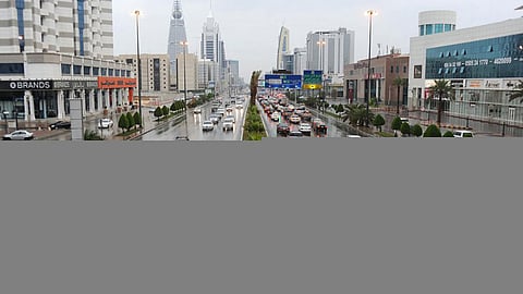 الحصيني يتوقع طقس إجازة نهاية الأسبوع: «أمطار ورياح وملائم للكشتة»