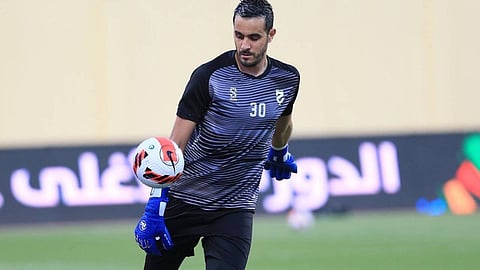 بالفيديو.. ردة فعل «مثيرة» من حارس الحزم بعد التصدي لركلة جزاء المولد