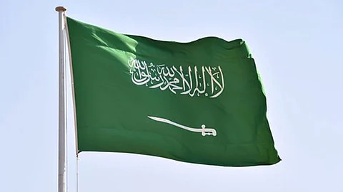 ما مصير الجالية اللبنانية في المملكة بعد القرارات السعودية الأخيرة؟.. بيان الخارجية يجيب
