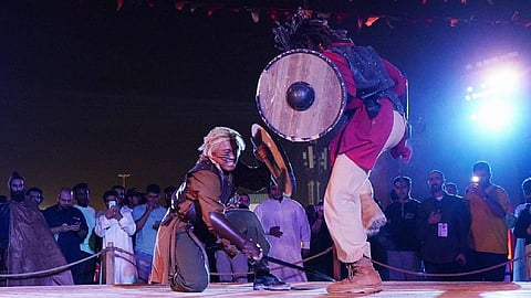 تجارب «قرية العصور الوسطى» في «كومبات فيلد» تستهوي زوار موسم الرياض