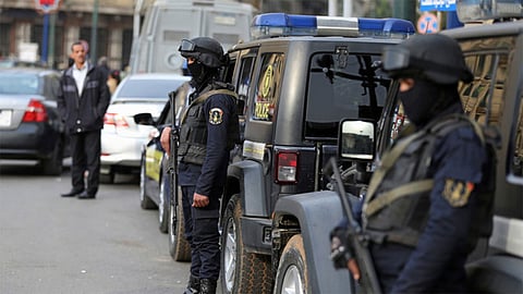 أثناء وجودها بالكوشة.. الشرطة المصرية تمنع زواج طفلة بأسيوط