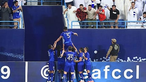 الهلال يتلقى خبراً سعيداً قبل مواجهة ضمك في دوري المحترفين
