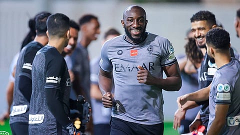 الهلال يسابق الزمن لتجهيز نجومه الثلاثة قبل موقعة ضمك