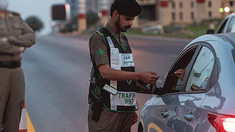 بعد تطبيق مخالفة جلوسهم بالمقعد الأمامي.. «المرور» يعدد فوائد مقاعد الأمان المخصصة للأطفال