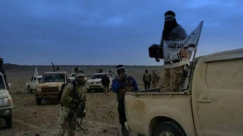يحدث في سوريا.. تجنيد الشباب في ميليشيات إيران مقابل الوقود