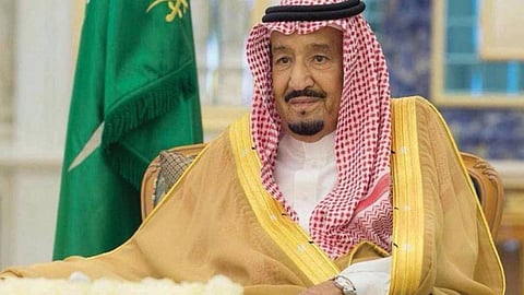 خادم الحرمين يمنح 412 متبرعًا وسام الملك عبدالعزيز من الدرجة الثالثة