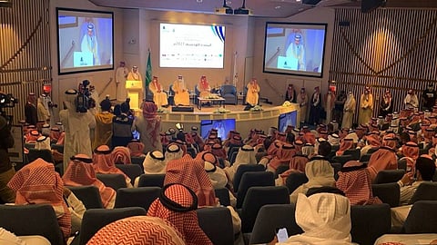 إنشاء 7 مناطق لوجستية بالشرقية ونظام جديد للشاحنات الأجنبية بالمملكة