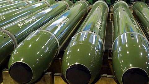 إيران تجري مناورات عسكرية ضخمة على حدود باكستان