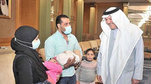 إنفاذًا لتوجيهات خادم الحرمين.. التوأم السيامي المصري يصل الرياض خلال أيام