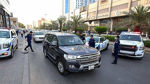 الكويت تأمر بحبس فنانة مشهورة بسبب مقطع مخل مع صديقها