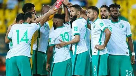 السعودية ضد أستراليا مباشر .. نصف ساعة من التعادل السلبي