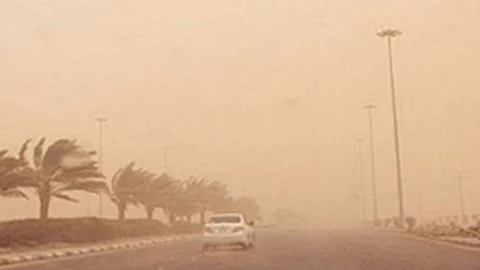 الدفاع المدني ينبه لأتربة مثارة على المنطقة الشرقية
