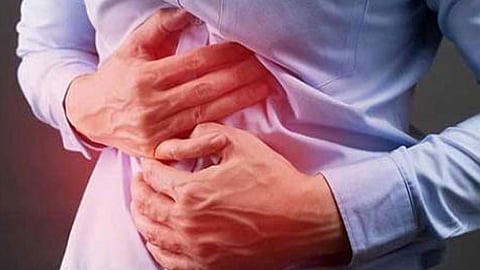 الصحة توضح أسباب وأعراض الإصابة بمتلازمة القولون العصبي