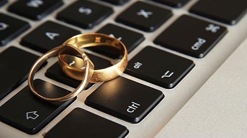 مسؤول بالعدل يوضح استثناءات لا يجوز فيها توثيق عقد الزواج إلكترونيًا