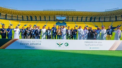 وفد آسيوي يبدأ جولاته الميدانية للاطلاع على مرافق ملف السعودية 2027