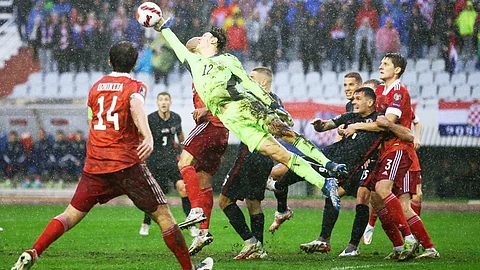 كرواتيا تخطف بطاقة التأهل لكأس العالم من روسيا بـ«النيران الصديقة»