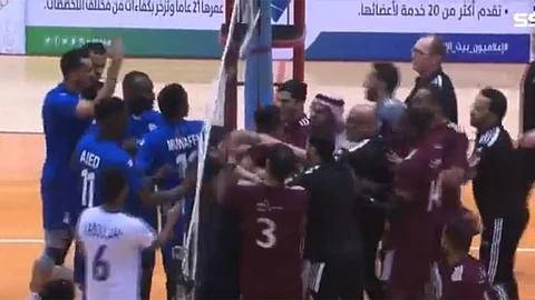 بالفيديو.. أول رد فعل من اتحاد الطائرة بعد اشتباكات الهلال والفيصلي