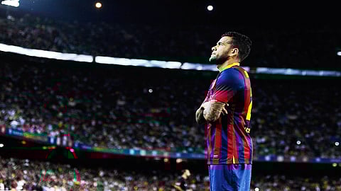 برشلونة يكشف عن رقم قميص «ألفيس» بعد عودته للفريق الكتالوني