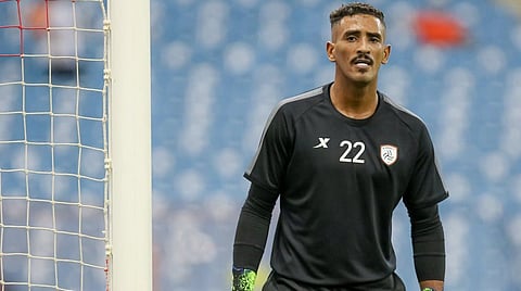 القرني يزاحم حارس ضمك على رقم مميز بدوري المحترفين