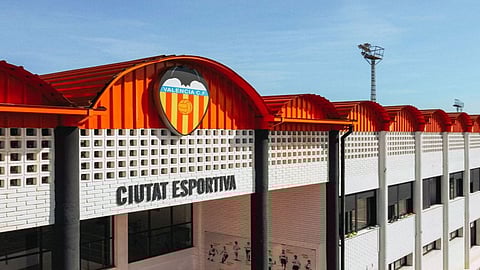 برنامج الابتعاث السعودي يوقع شراكة مع نادي فالنسيا الإسباني